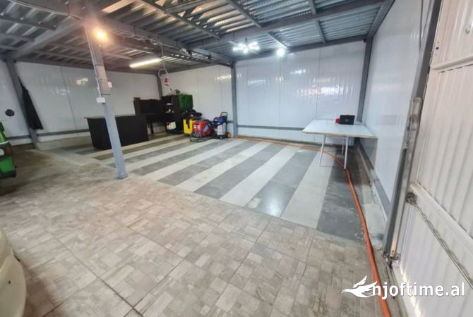 Ambiente Commerciale in Affitto 1+1 a Tirana - 600 Euro
