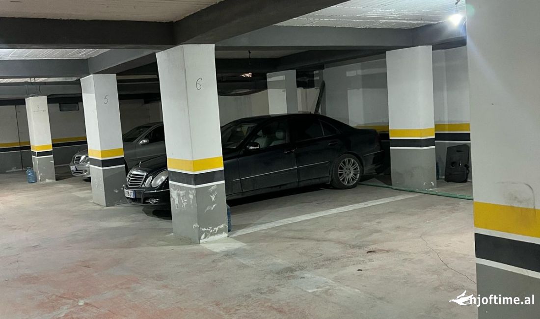 Shiten poste parkimi ne Yzberisht