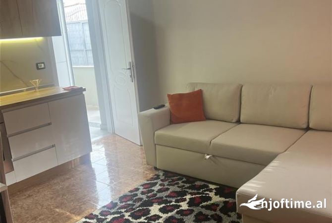 Casa privata/Indipendente in affitto a Tirana 1+1, Arredato