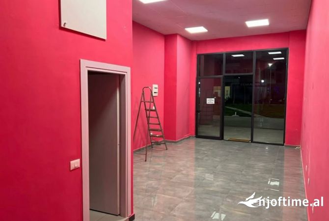 Jepet me qera dyqan ne Yzberisht