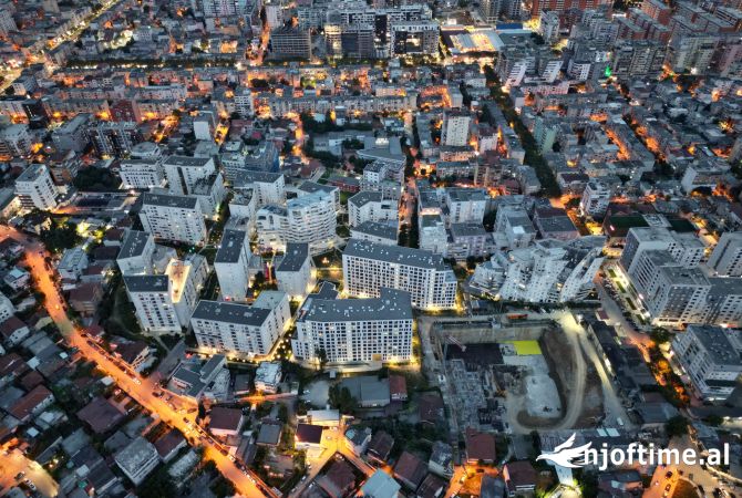 Shitet Super Apartament 1+1 tek 21 Dhjetori