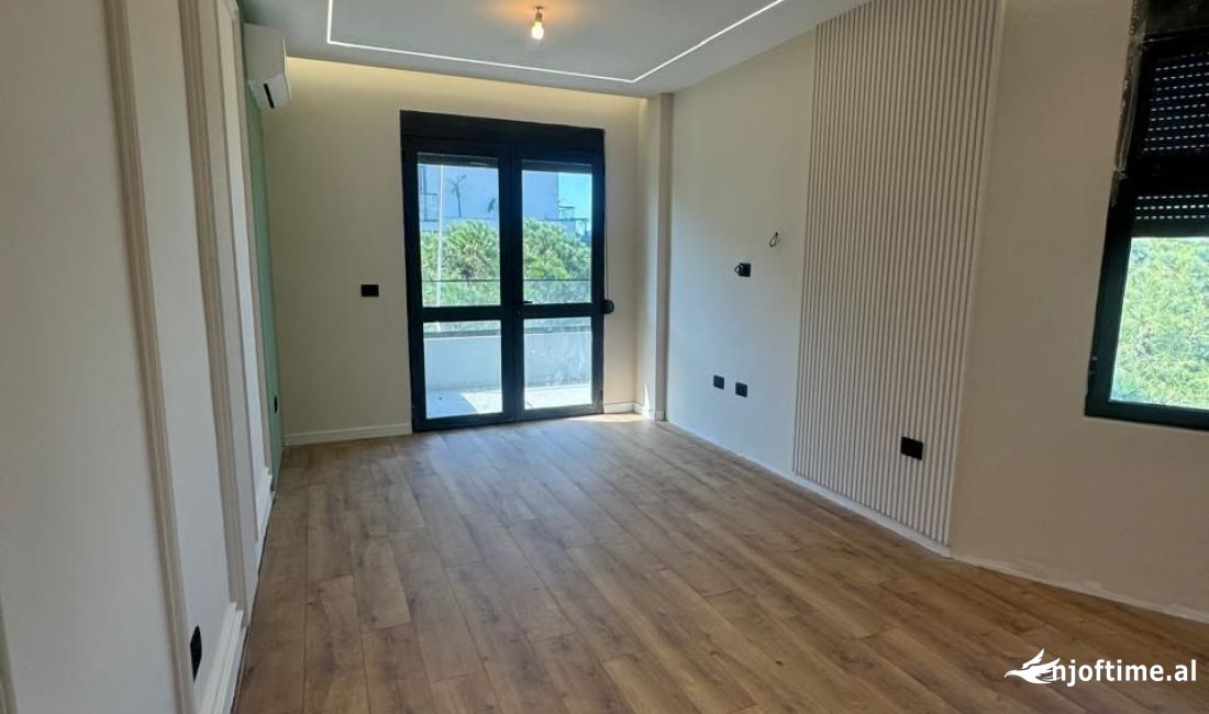 Appartamento in vendita a Durazzo 2+1, Vuoto