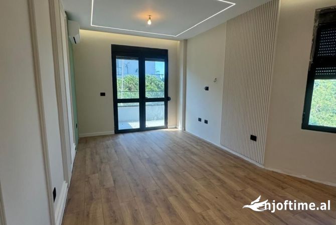 Shitet super Apartament ne Golem