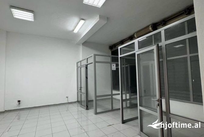 Ambient biznesi ne shitje 1+1 ne Tirane - 105,000 Euro
