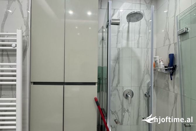 Appartamento in vendita a Tirana 2+1, Arredato