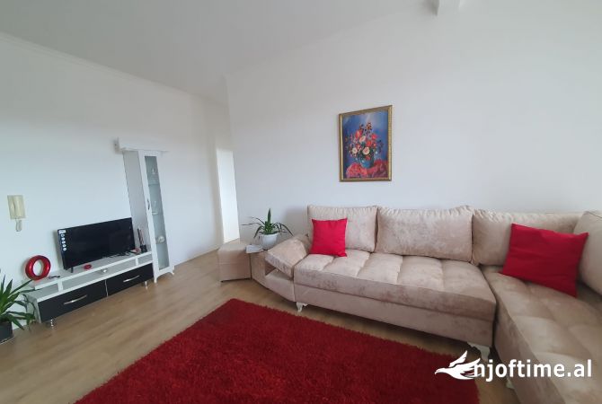 Shtepi ne shitje Apartament ne Tirane, 2+1, Mobilimi E mobiluar, Pagesa 125,000  Euro.