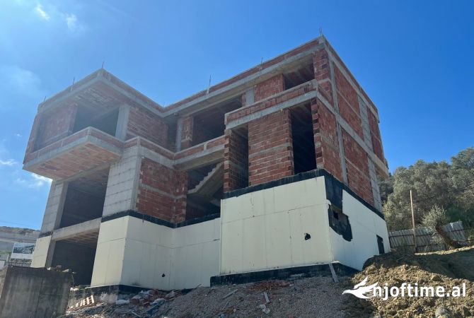 Apartment for sale in Tirana 4+1, Emty