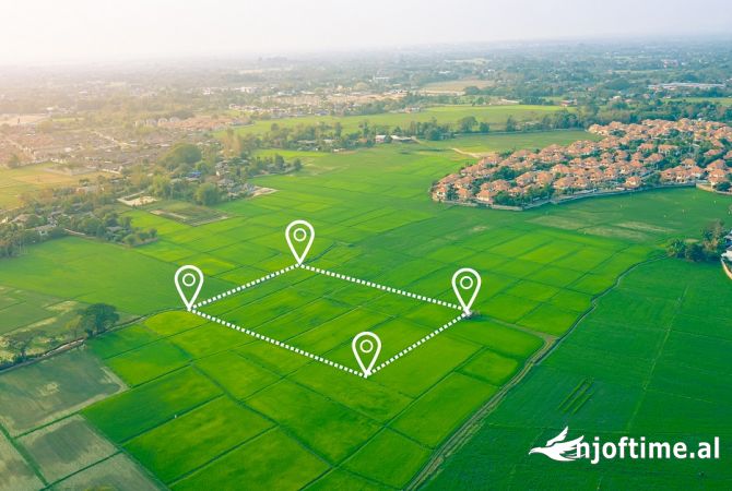 Truall ose Toke ne Tirane - 750 Euro