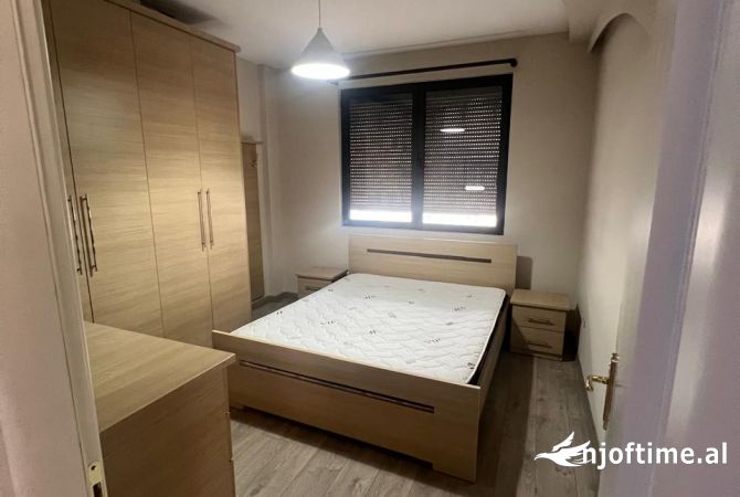 Shtepi ne shitje Apartament ne Tirane, 2+1, Mobilimi Bosh, pa mobiluar, Pagesa 141,000  Euro.