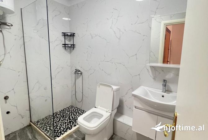 Shtepi ne shitje Apartament ne Tirane, 2+1, Mobilimi Bosh, pa mobiluar, Pagesa 141,000  Euro.