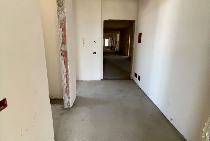 Shtepi ne shitje Apartament ne Tirane, 2+1, Mobilimi E mobiluar, Pagesa 97,000  Euro.