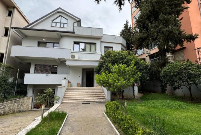 Jepet me qera Vile tek blloku i vilave ne zonen e Selites.