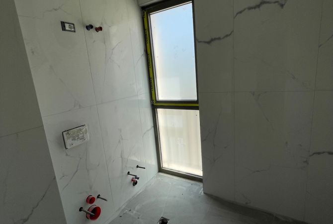 Shtepi ne shitje Apartament ne Tirane, 2+1, Mobilimi Bosh, pa mobiluar, Pagesa 179,820  Euro.