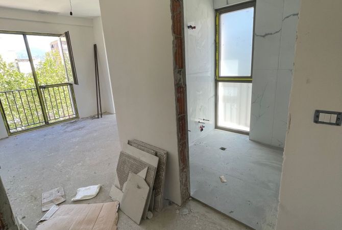 Shitet apartament 2+1+2 Laprak 