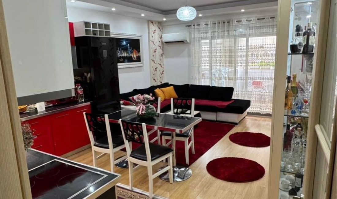 Shtepi ne shitje Apartament ne Tirane, 2+1, Mobilimi E mobiluar, Pagesa 245,000  Euro.