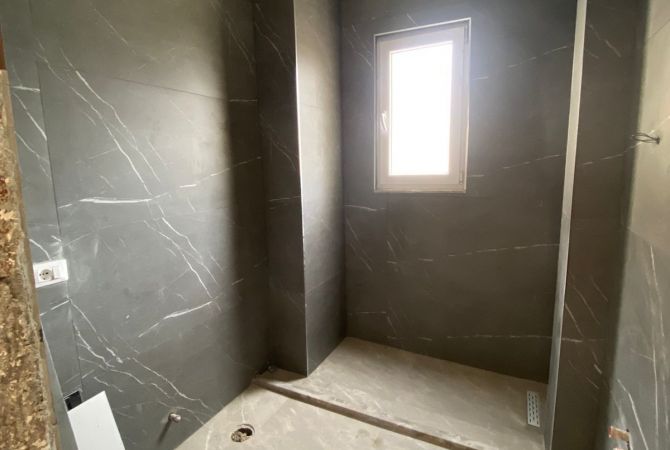 Appartamento in vendita a Durazzo 1+1, Vuoto