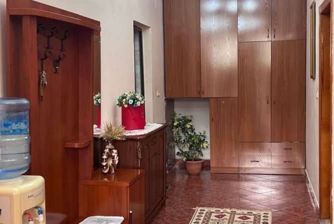 Shtepi me qera Shtepi Private ne Tirane, 2+1, Mobilimi E mobiluar, Pagesa 500  Euro.