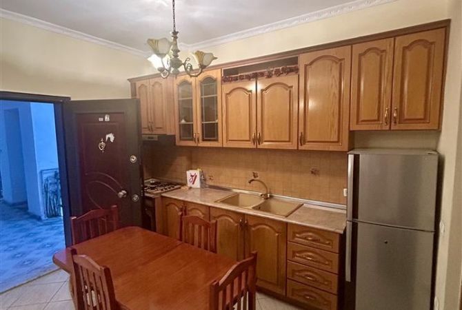 Appartamento in vendita a Tirana 1+1, Arredato