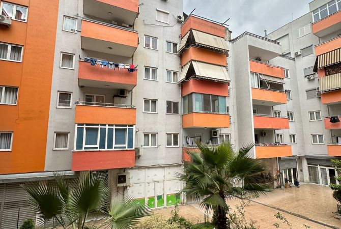 Shitet apartament 2+1 Rruga Jordan Misja 