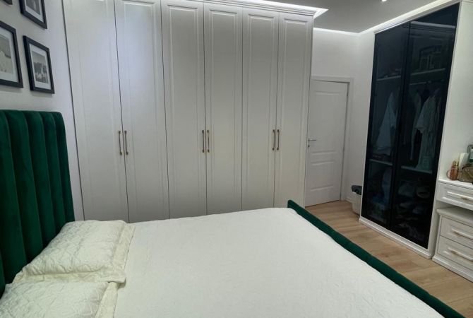 Shtepi ne shitje Vila Luksoze ne Tirane, 2+1, Mobilimi E mobiluar, Pagesa 260,000  Euro.