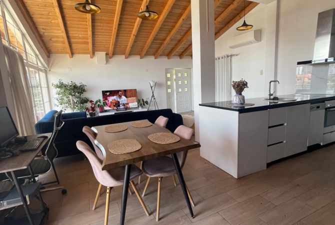 Shtepi ne shitje Vila Luksoze ne Tirane, 2+1, Mobilimi E mobiluar, Pagesa 260,000  Euro.