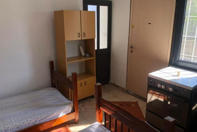 Jepet objekt me qera Bathore, Kamez