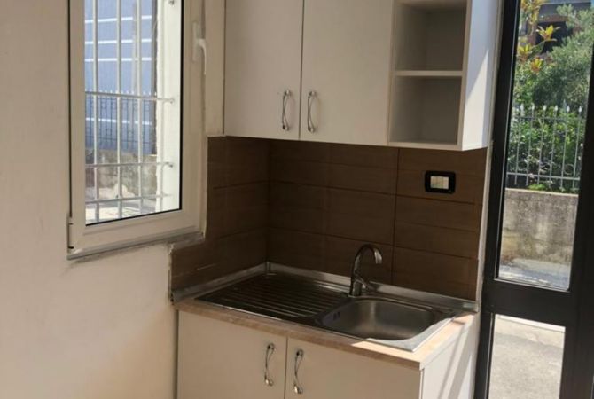 Business Property for Rent 4+1 in Tirana - 150 Euro