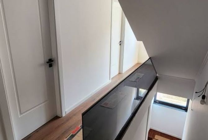 Shtepi ne shitje Vila Luksoze ne Tirane, 3+1, Mobilimi E mobiluar, Pagesa 270,000  Euro.