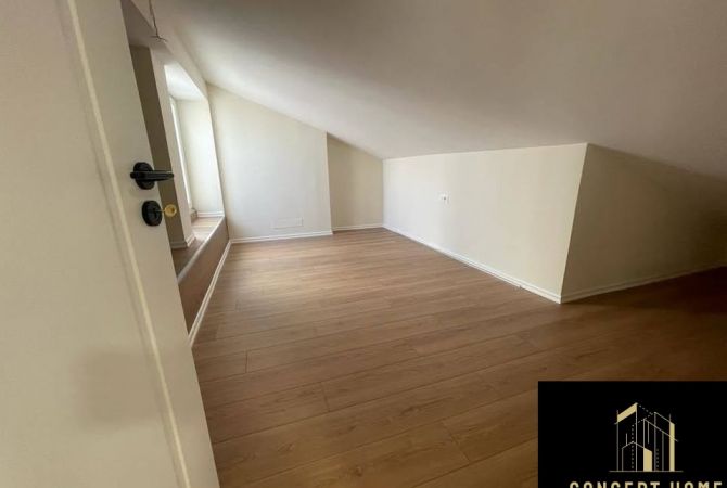 Shitet apartament duplex ne Fresk