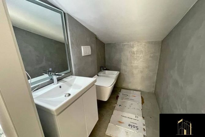 Appartamento in vendita a Tirana 3+1, Vuoto