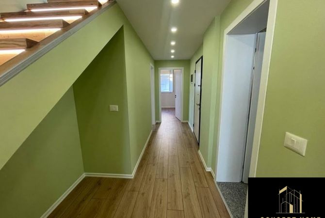 Shitet apartament duplex ne Fresk