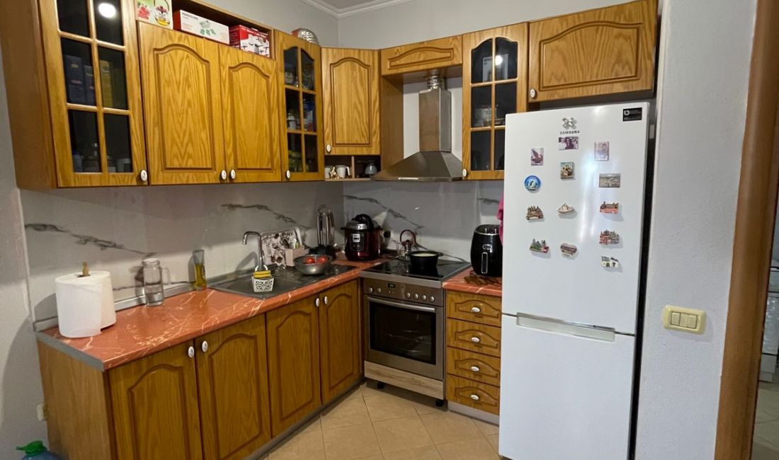 Shtepi ne shitje Apartament ne Tirane, 2+1, Mobilimi E mobiluar, Pagesa 155,000  Euro.