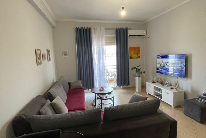 Shtepi ne shitje Apartament ne Tirane, 2+1, Mobilimi E mobiluar, Pagesa 155,000  Euro.