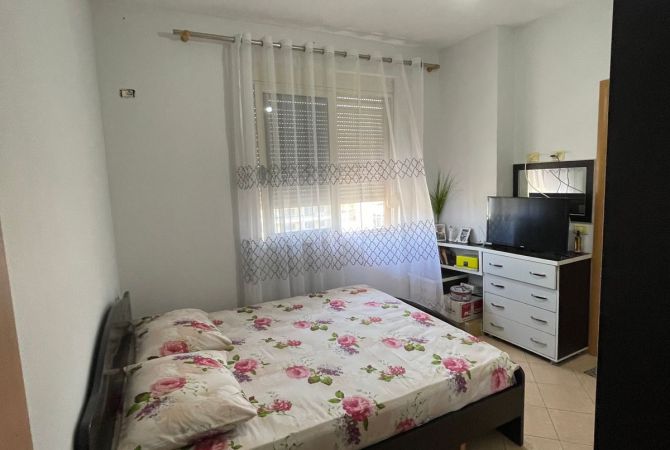 Shtepi ne shitje Apartament ne Tirane, 2+1, Mobilimi E mobiluar, Pagesa 155,000  Euro.