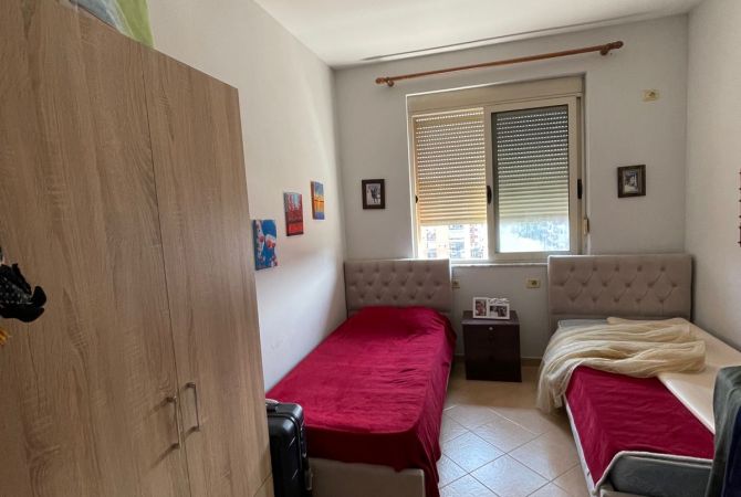 Shtepi ne shitje Apartament ne Tirane, 2+1, Mobilimi E mobiluar, Pagesa 155,000  Euro.