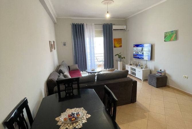 Shtepi ne shitje Apartament ne Tirane, 2+1, Mobilimi E mobiluar, Pagesa 155,000  Euro.