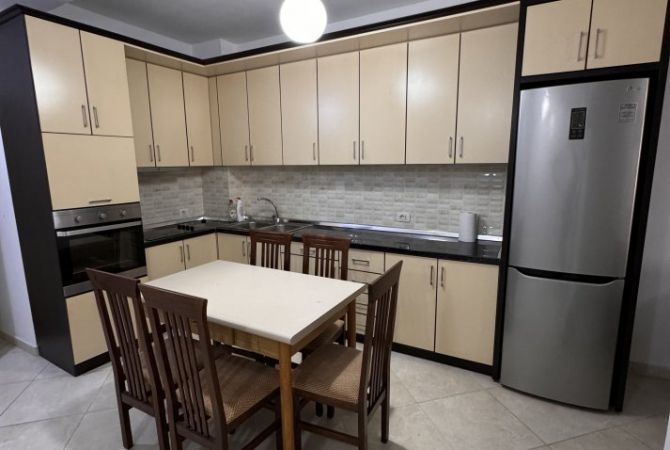 Shtepi me qera Apartament ne Tirane, 1+1, Mobilimi E mobiluar, Pagesa 35,000  Leke.