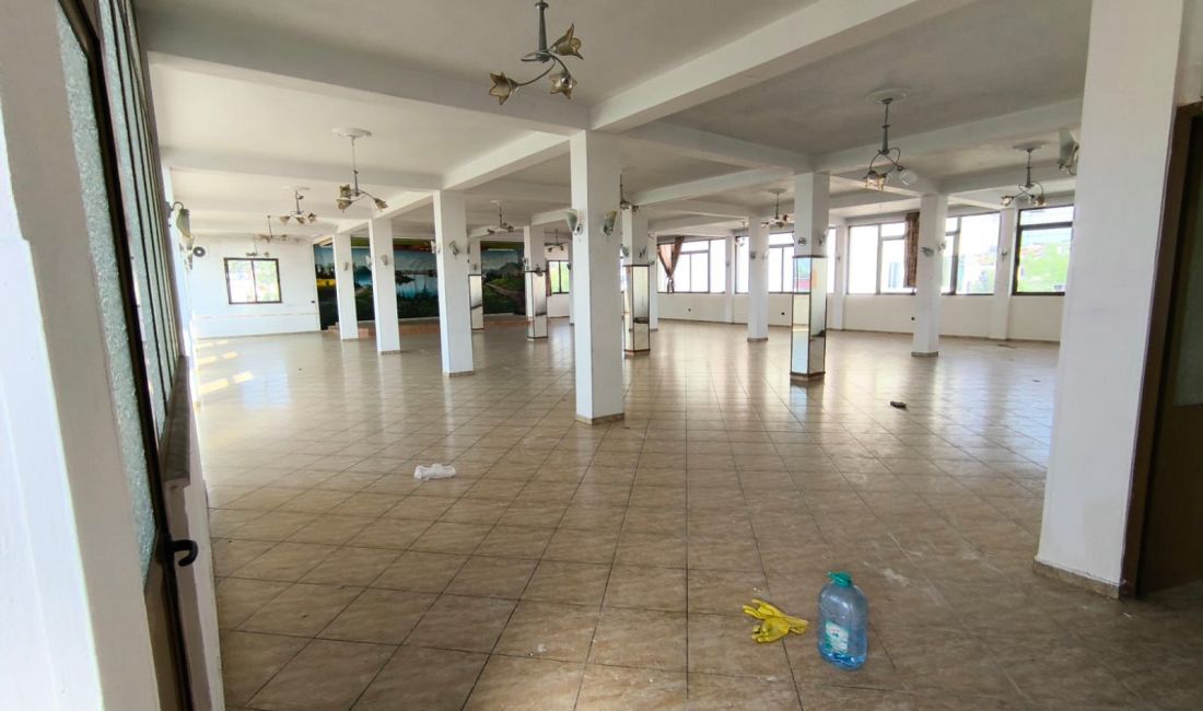 Jepet godine me qira ne Kamez, Bathore