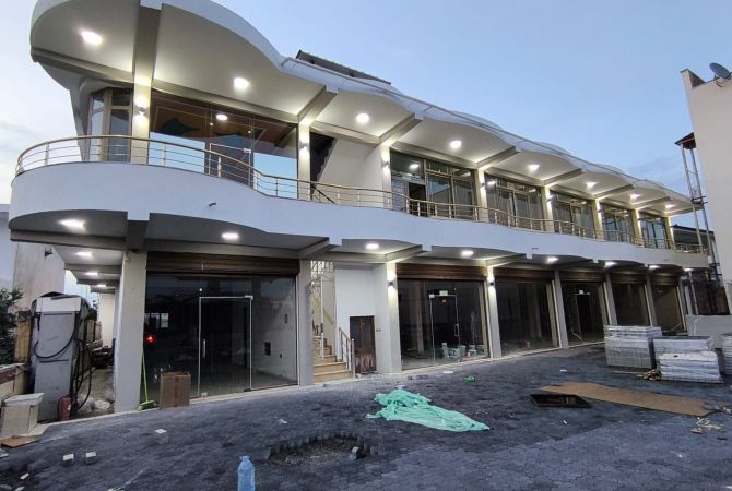 Jepet godine me qira ne Kamez, Bathore