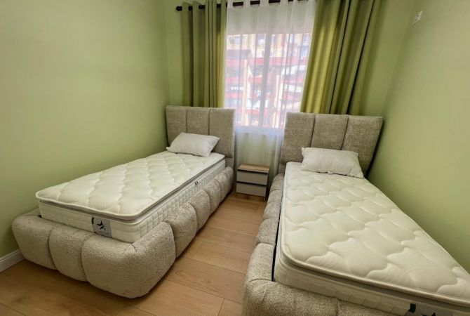 Shtepi ne shitje Apartament ne Tirane, 2+1, Mobilimi E mobiluar, Pagesa 145,000  Euro.