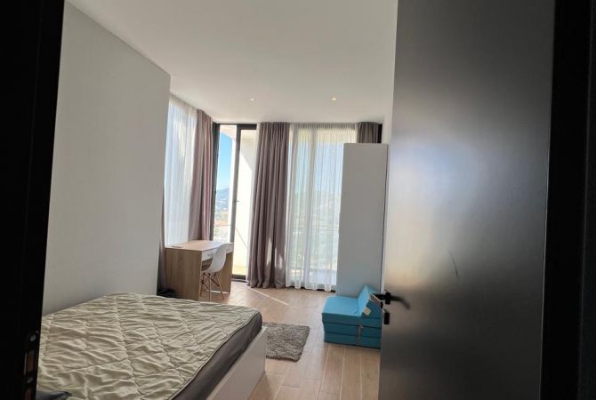 Shtepi ne shitje Vila Luksoze ne Tirane, 5+1, Mobilimi E mobiluar, Pagesa 620,000  Euro.