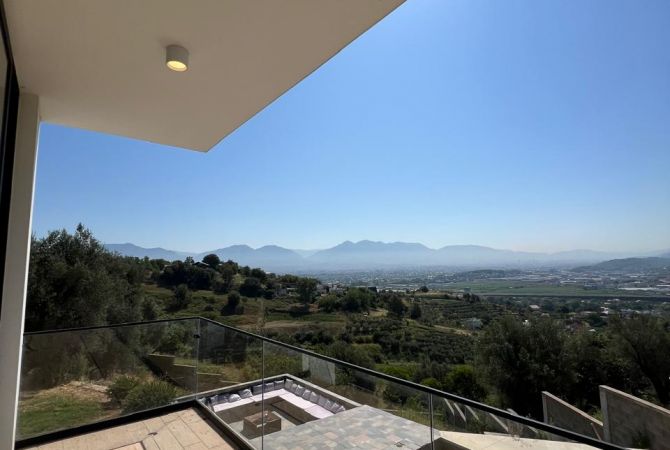 Shtepi ne shitje Vila Luksoze ne Tirane, 5+1, Mobilimi E mobiluar, Pagesa 620,000  Euro.