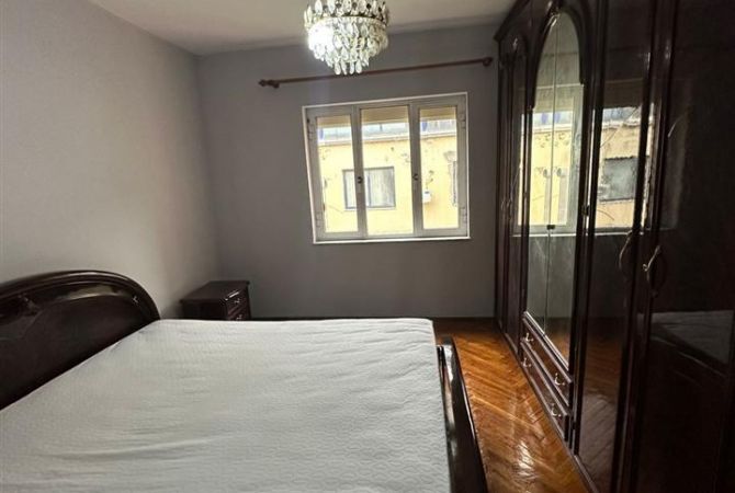 Shtepi me qera Apartament ne Tirane, 2+1, Mobilimi E mobiluar, Pagesa 50,000  Leke.