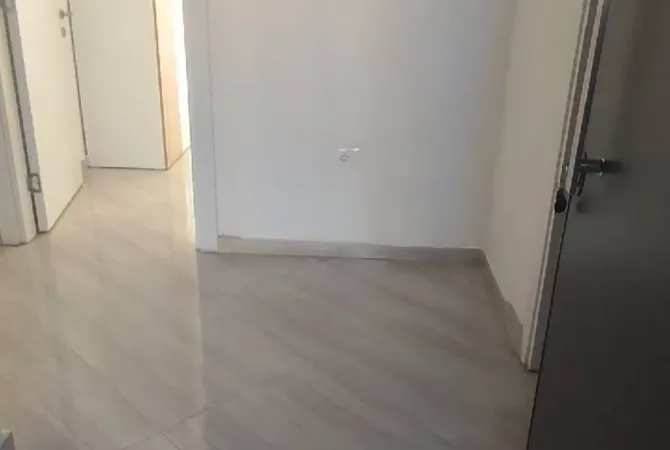 Appartamento in vendita a Tirana 1+1, Arredato