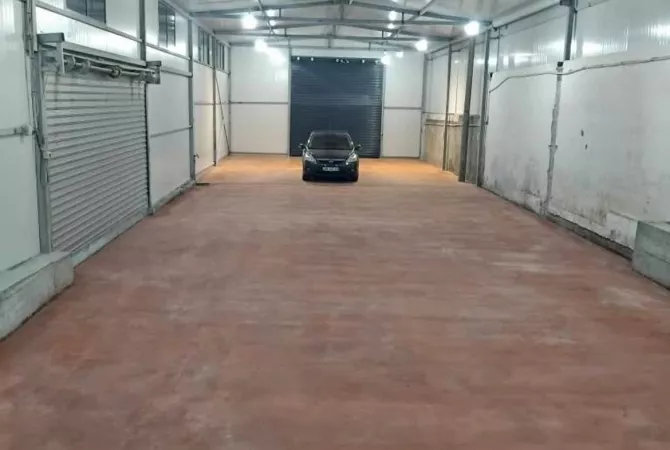 Business Property for Rent 4+1 in Tirana - 1,200 Euro