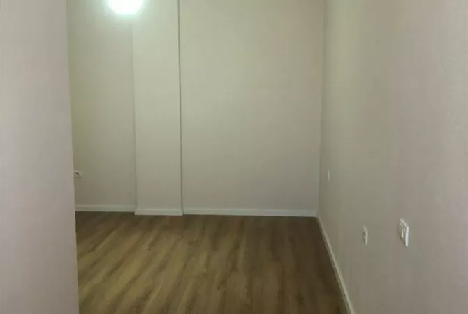 Shtepi ne shitje Apartament ne Tirane, 1+1, Mobilimi Bosh, pa mobiluar, Pagesa 133,000  Euro.