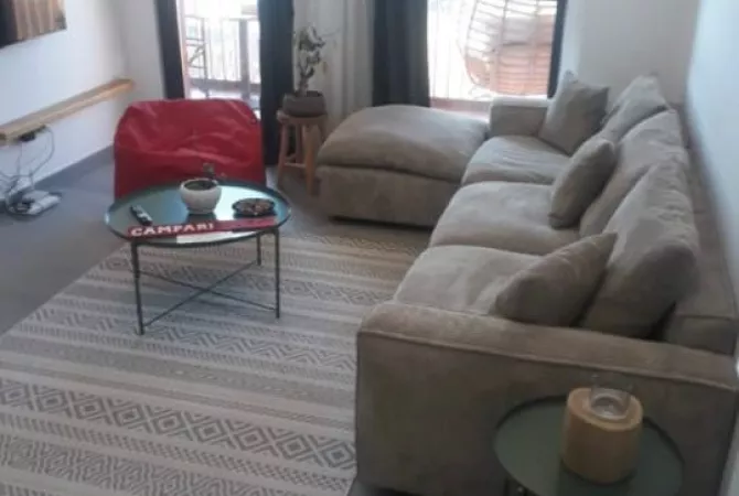 Jepet me qera apartament 1+1 Rruga Kavajes Tirana Garden Building