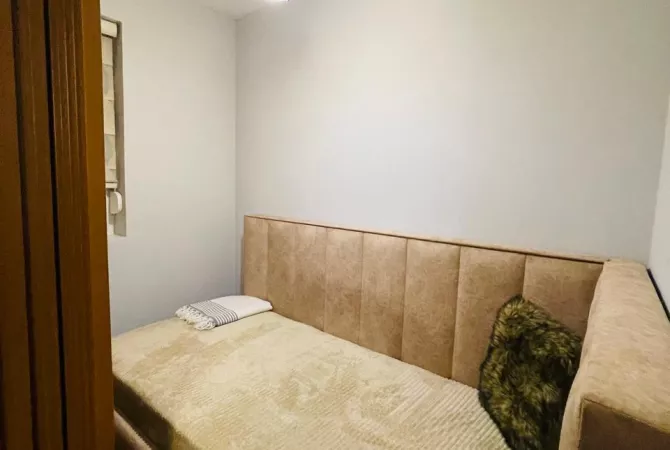 Shtepi me qera Apartament ne Tirane, 1+1, Mobilimi E mobiluar, Pagesa 70,000  Leke.