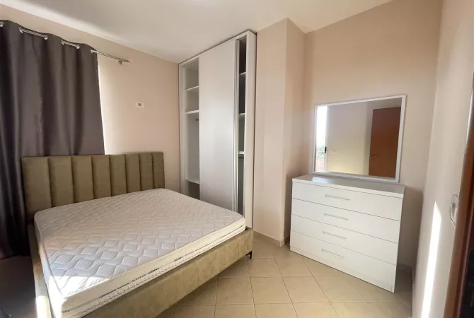 Shtepi me qera Apartament ne Tirane, 1+1, Mobilimi E mobiluar, Pagesa 40,000  Leke.
