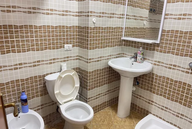 Shtepi me qera Apartament ne Tirane, 1+1, Mobilimi E mobiluar, Pagesa 40,000  Leke.